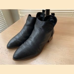 Nine West Flat Ankle Booties 10.5M